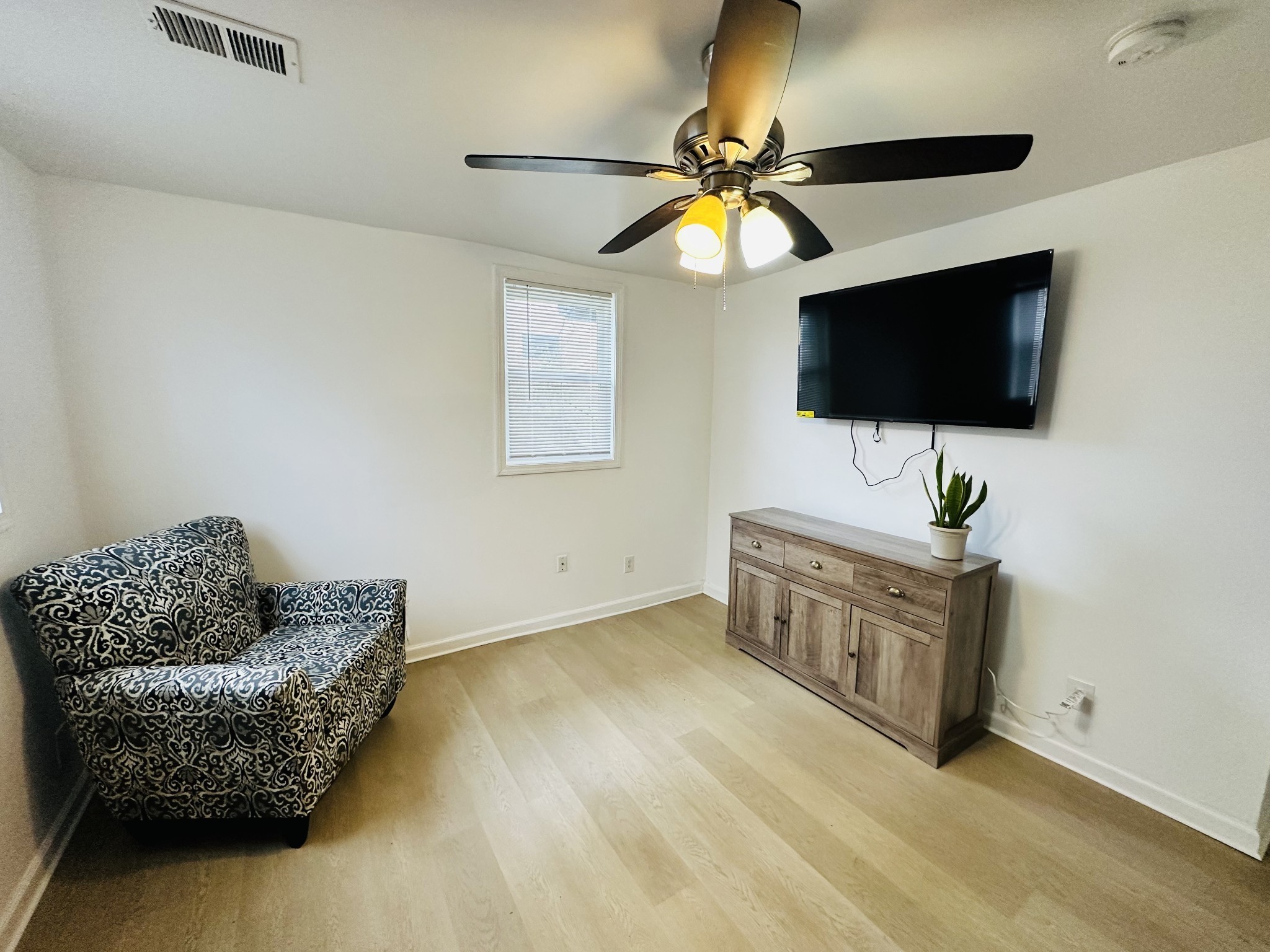 2405 Meharry Blvd Property Photo 3