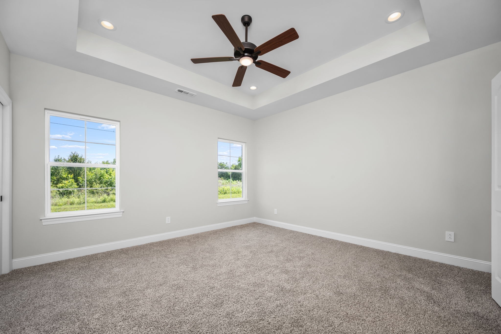 2290 Midland Rd Property Photo 14