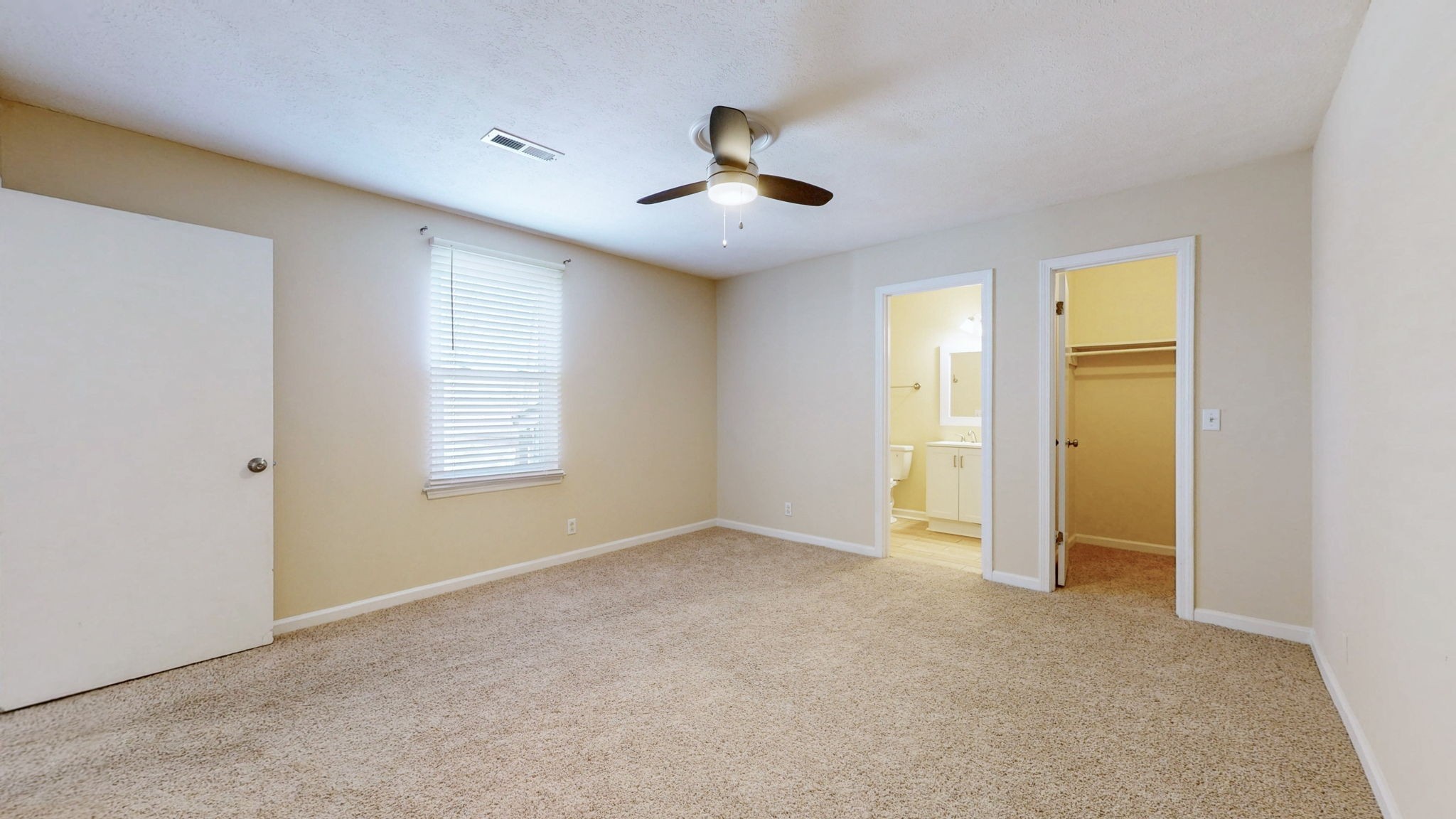 528 Debbie Dr Property Photo 9