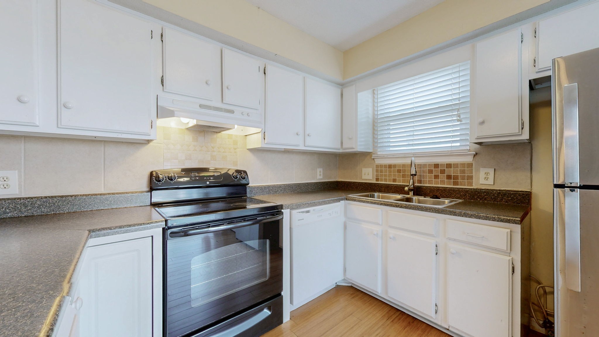 528 Debbie Dr Property Photo 17