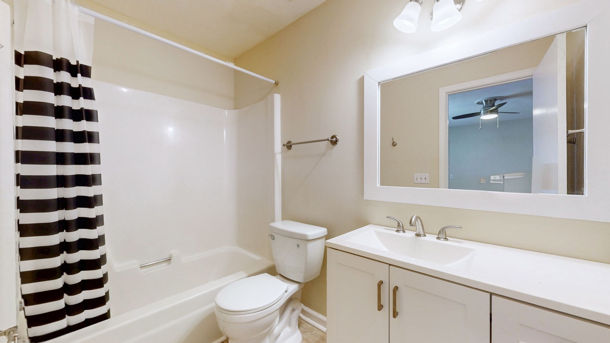 528 Debbie Dr Property Photo 21