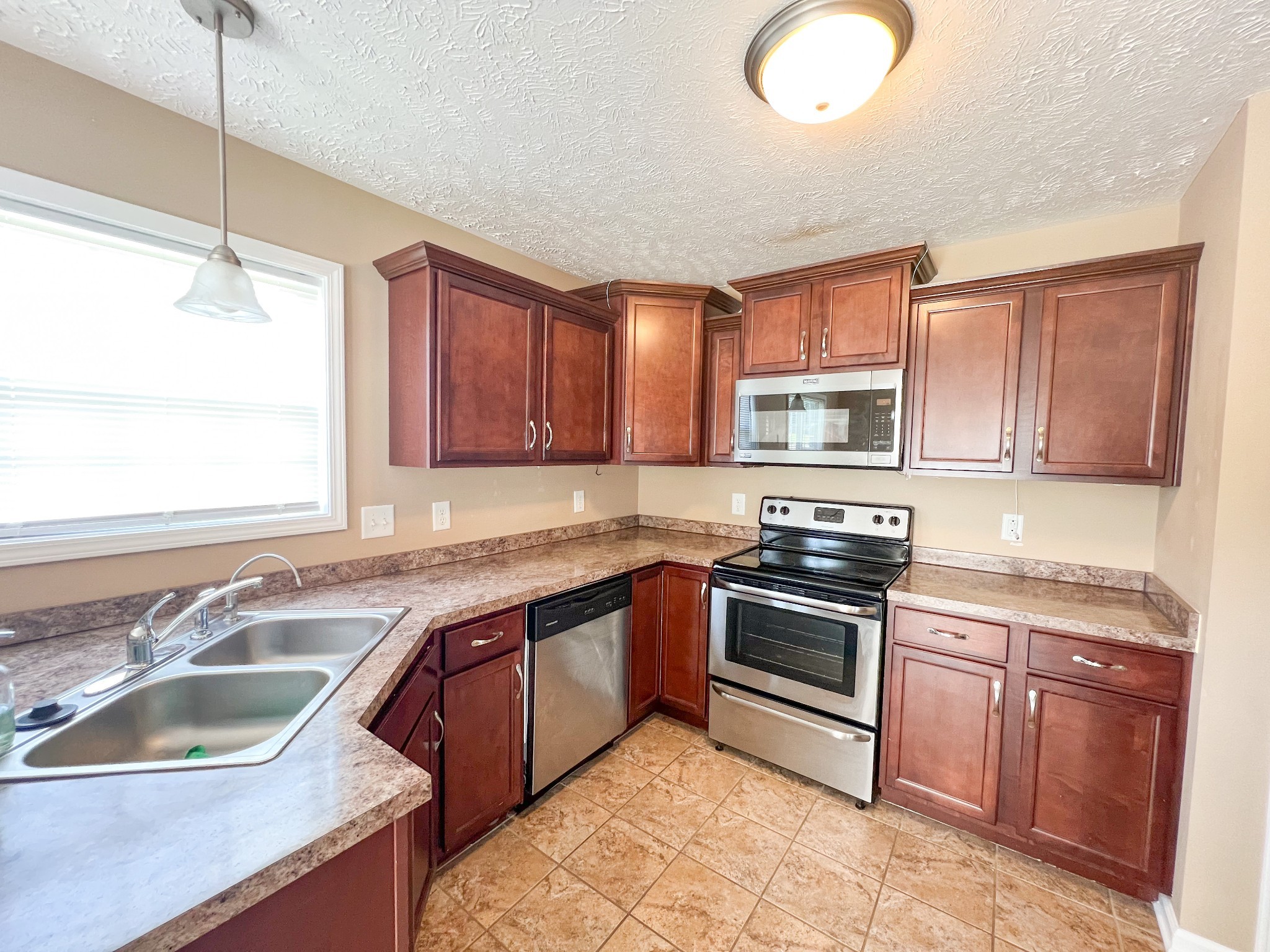1265 Morstead Dr Property Photo 4
