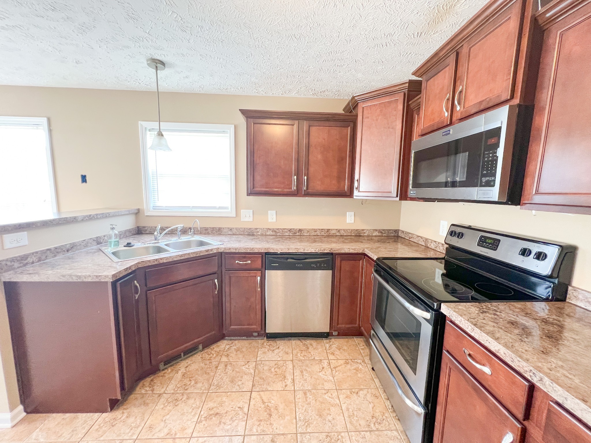 1265 Morstead Dr Property Photo 6