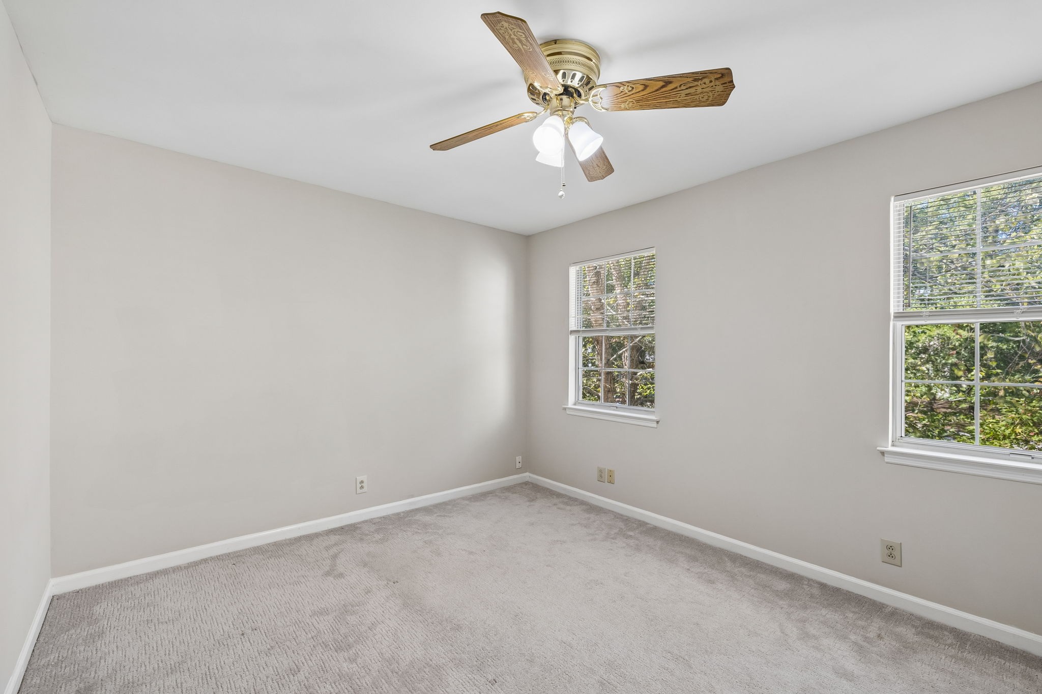 305 Chase Ct Property Photo 30