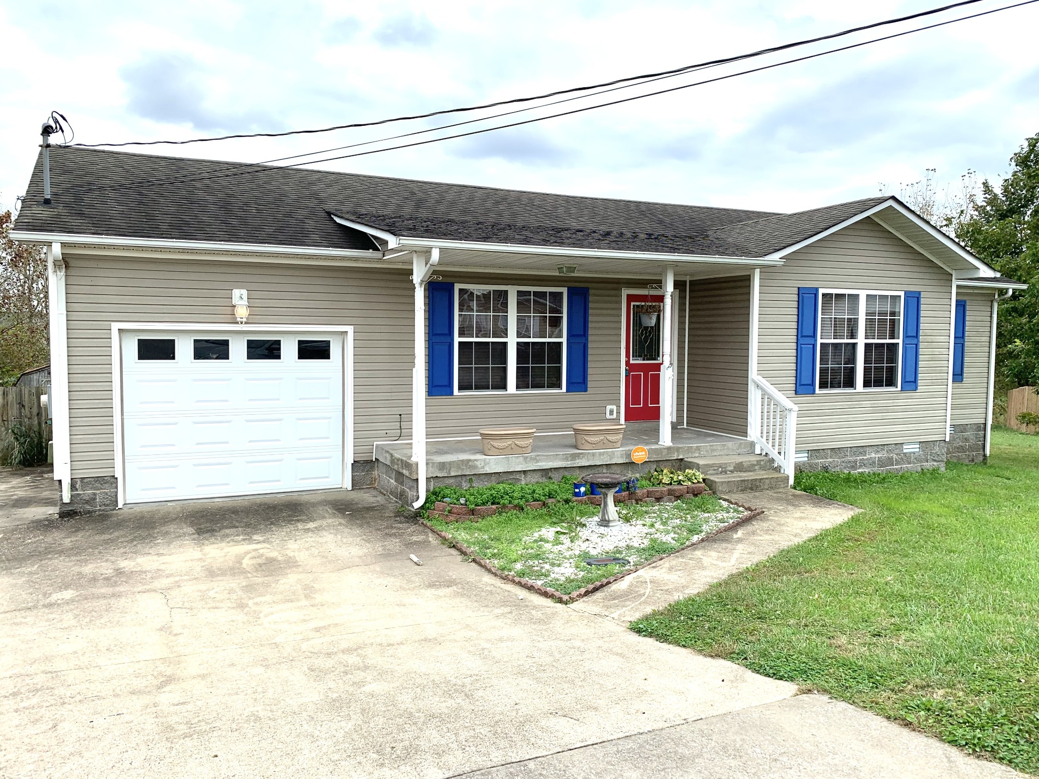 106 Milard Ct Property Photo 1