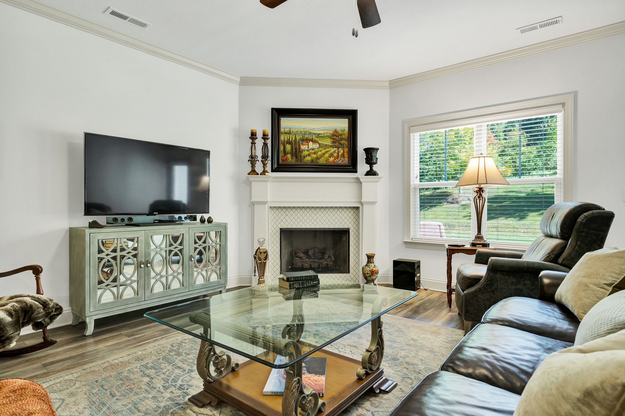 5122 Meadowbend Drive, Ne Property Photo 4