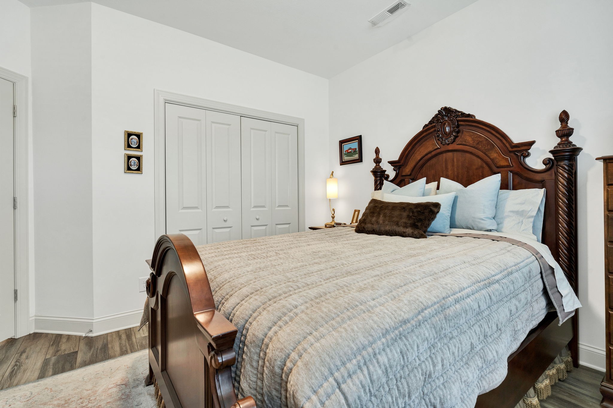 5122 Meadowbend Drive, Ne Property Photo 13