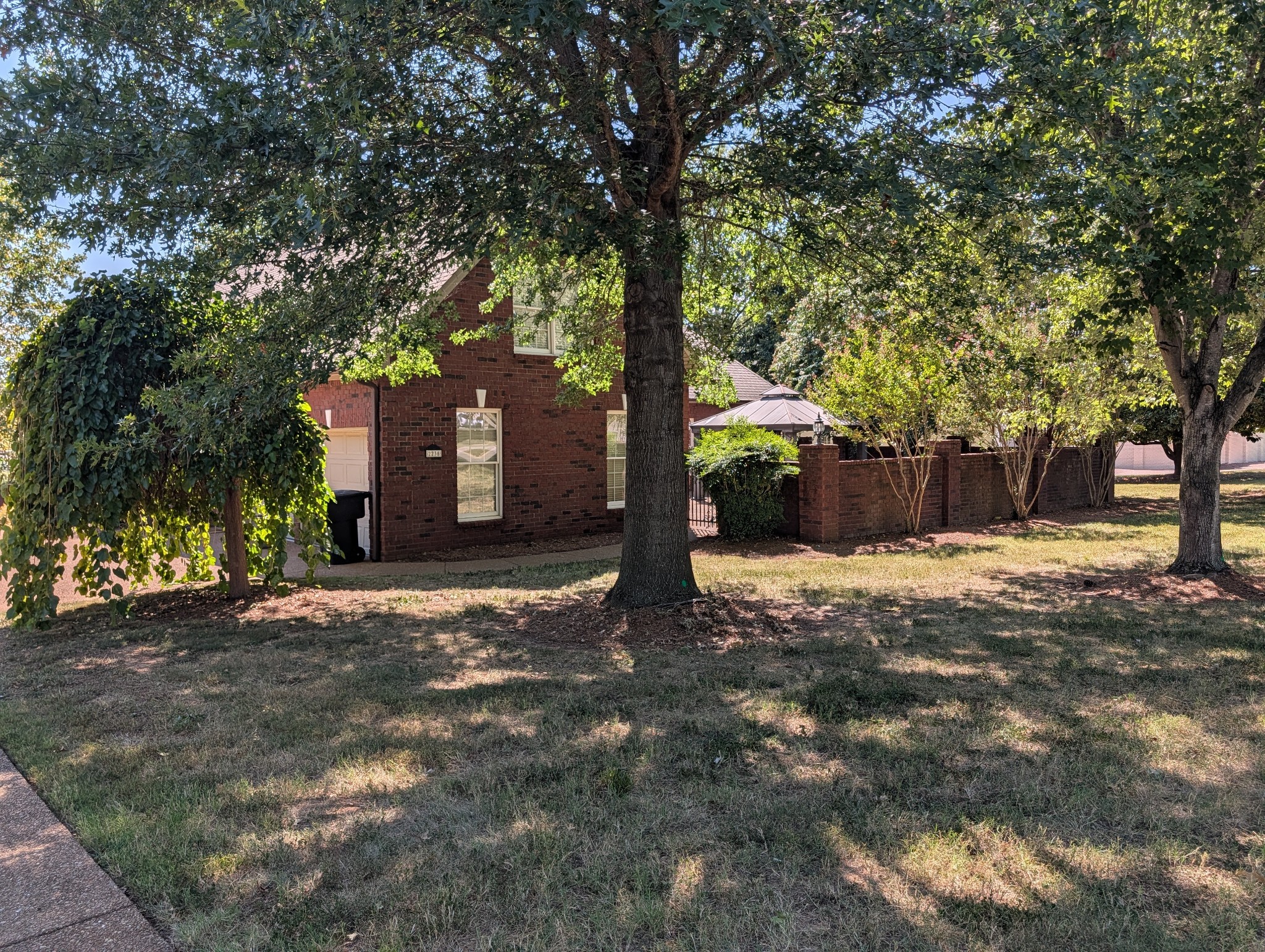 2235 Athens Ave Property Photo 5