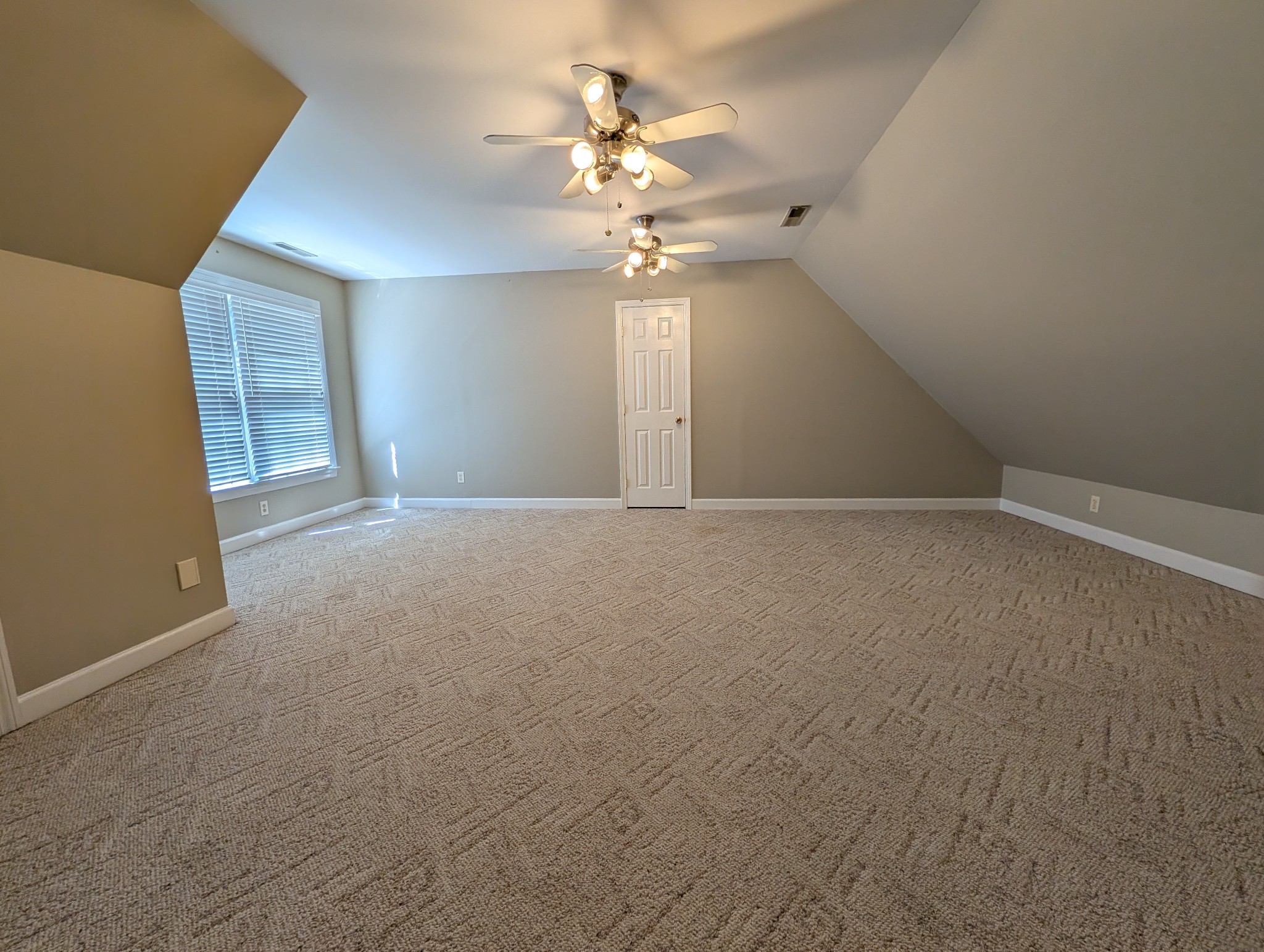 2235 Athens Ave Property Photo 12