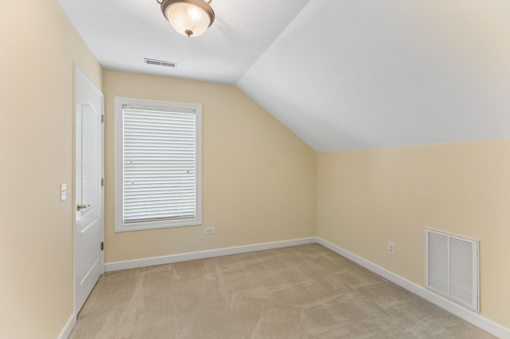 301 Calumet Trce Property Photo 30