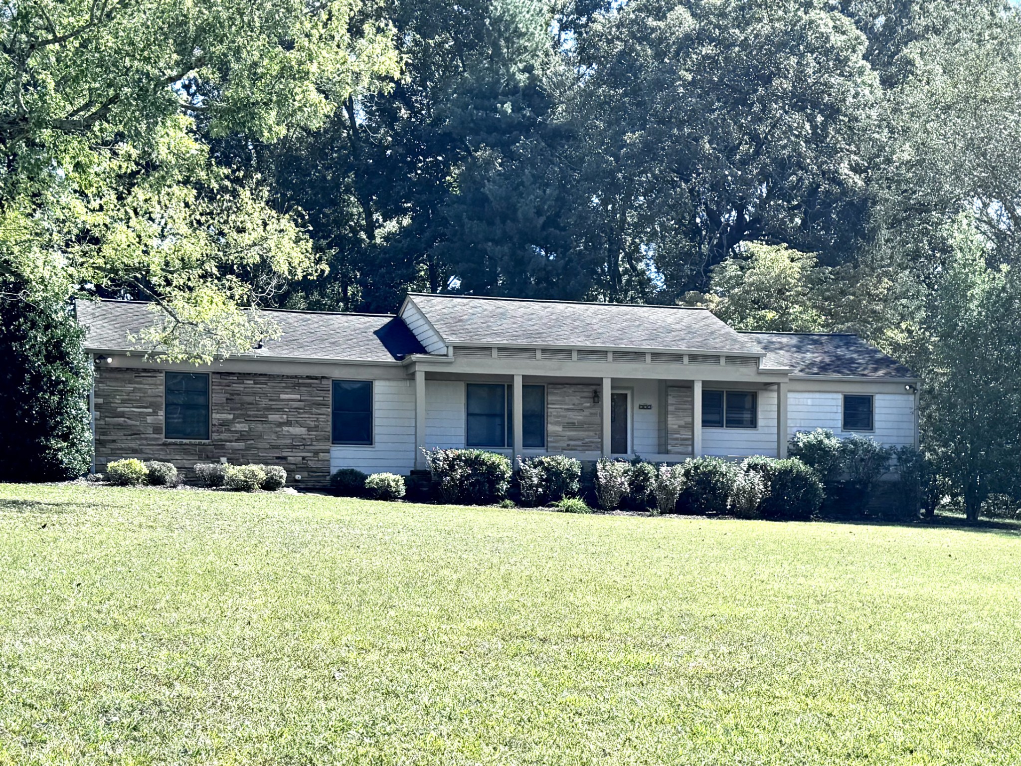 107 Hillwood Ln Property Photo 1