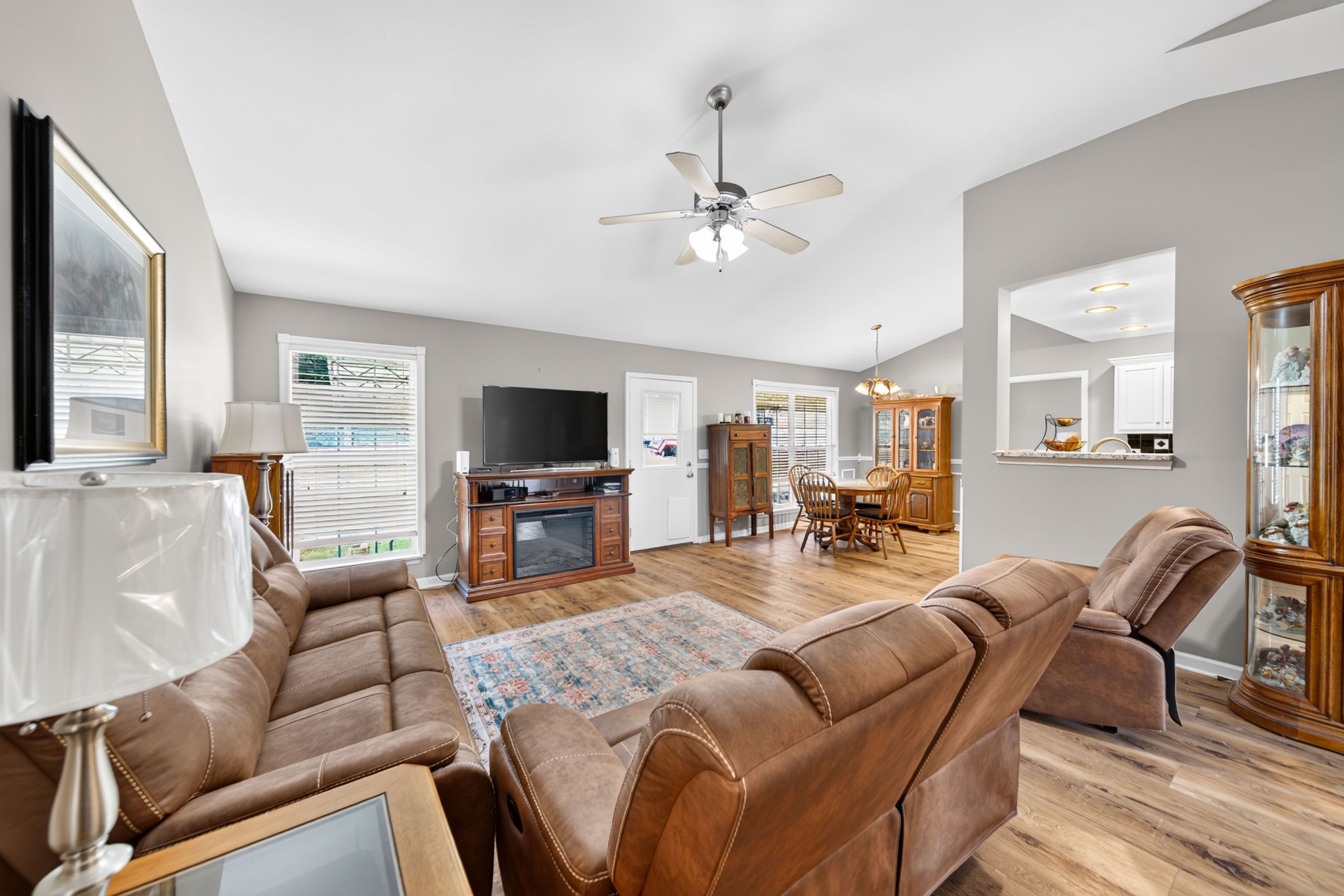 603 Windy Rd Property Photo 4