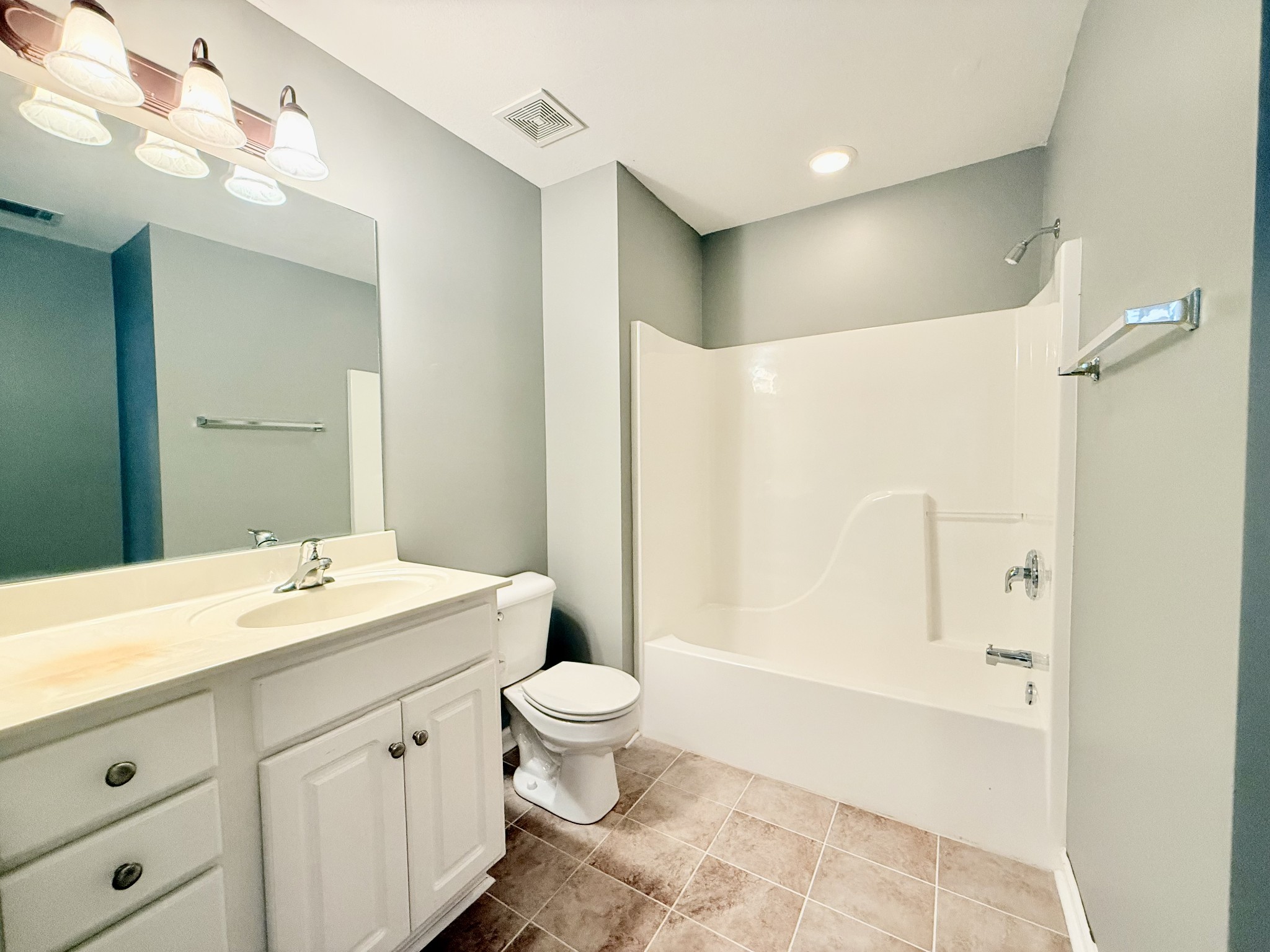 825 Browns Ln Property Photo 17