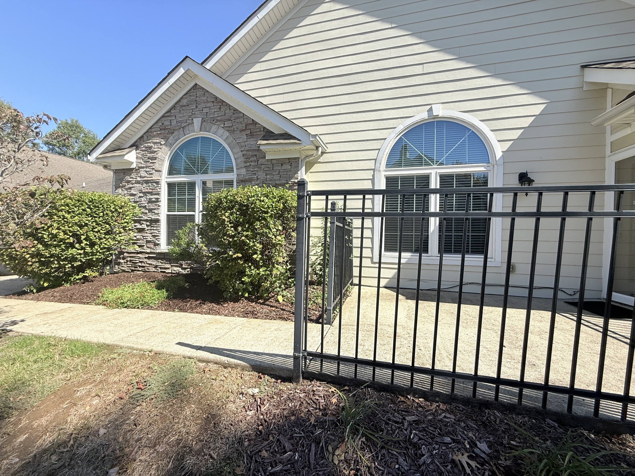825 Browns Ln Property Photo 22