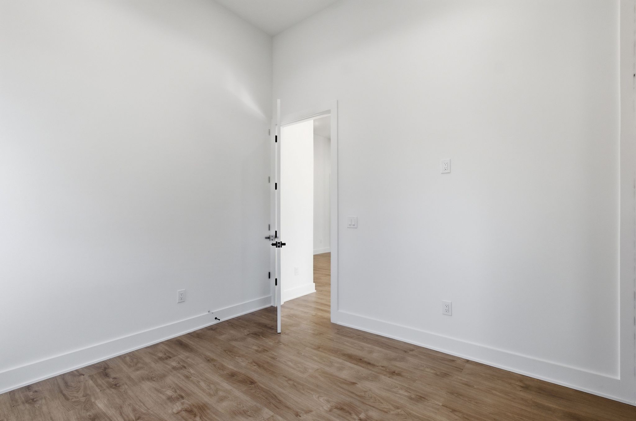 1600 10th Ave, N Property Photo 17