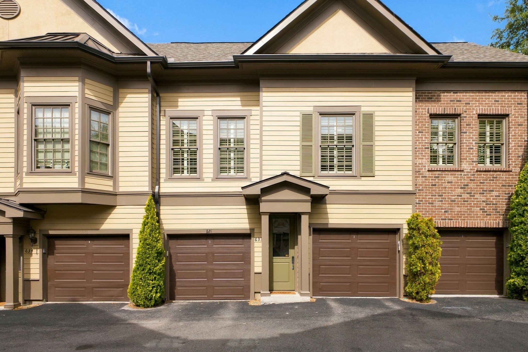 633 Grant Park Ct Property Photo 1