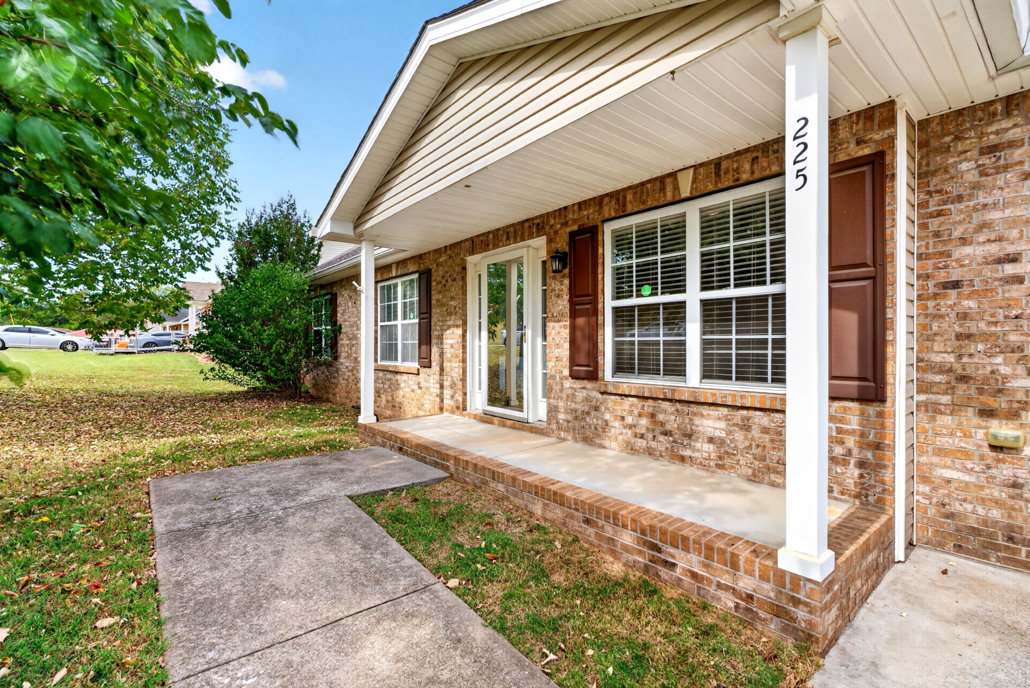 225 Raintree Dr Property Photo 2