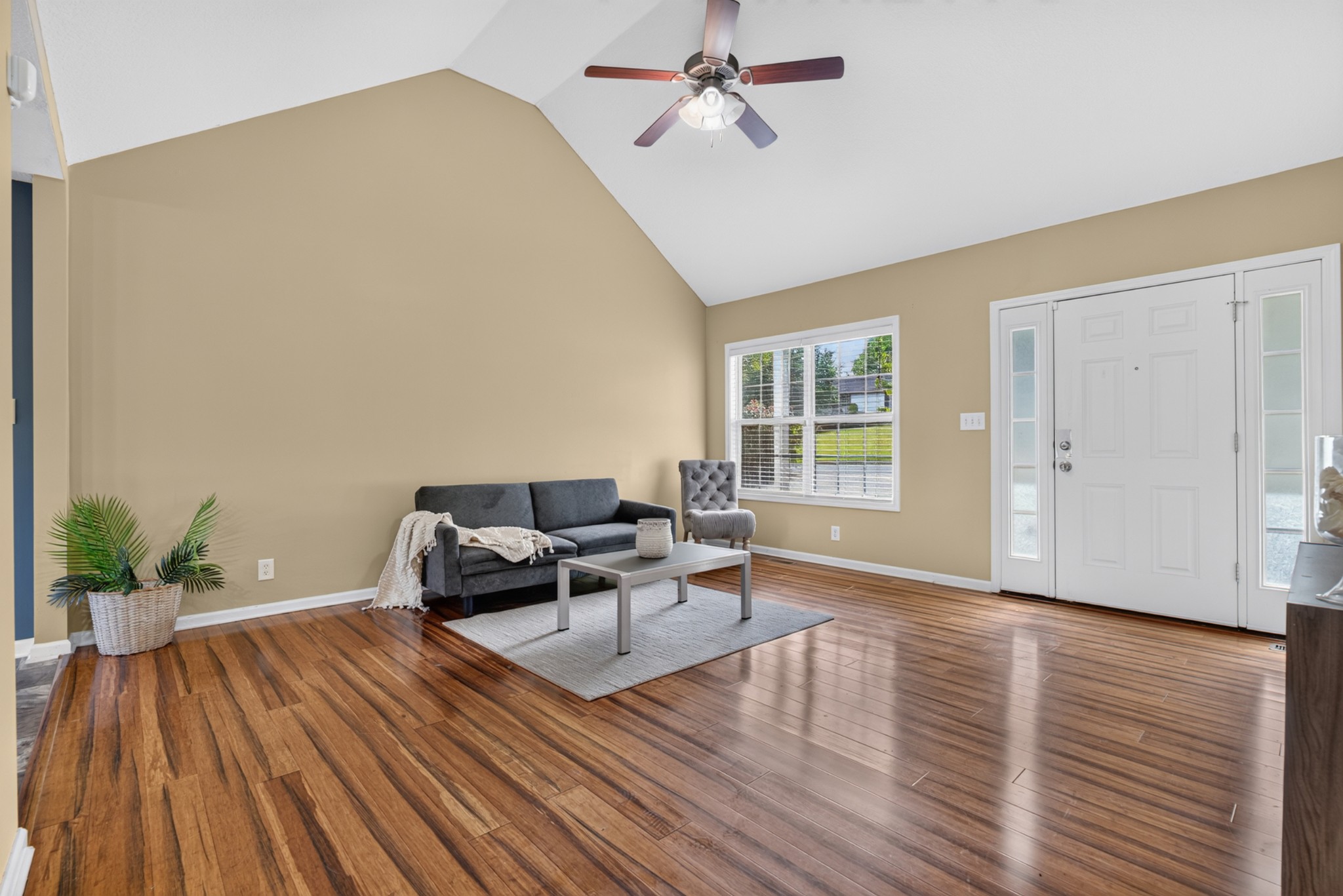 225 Raintree Dr Property Photo 7