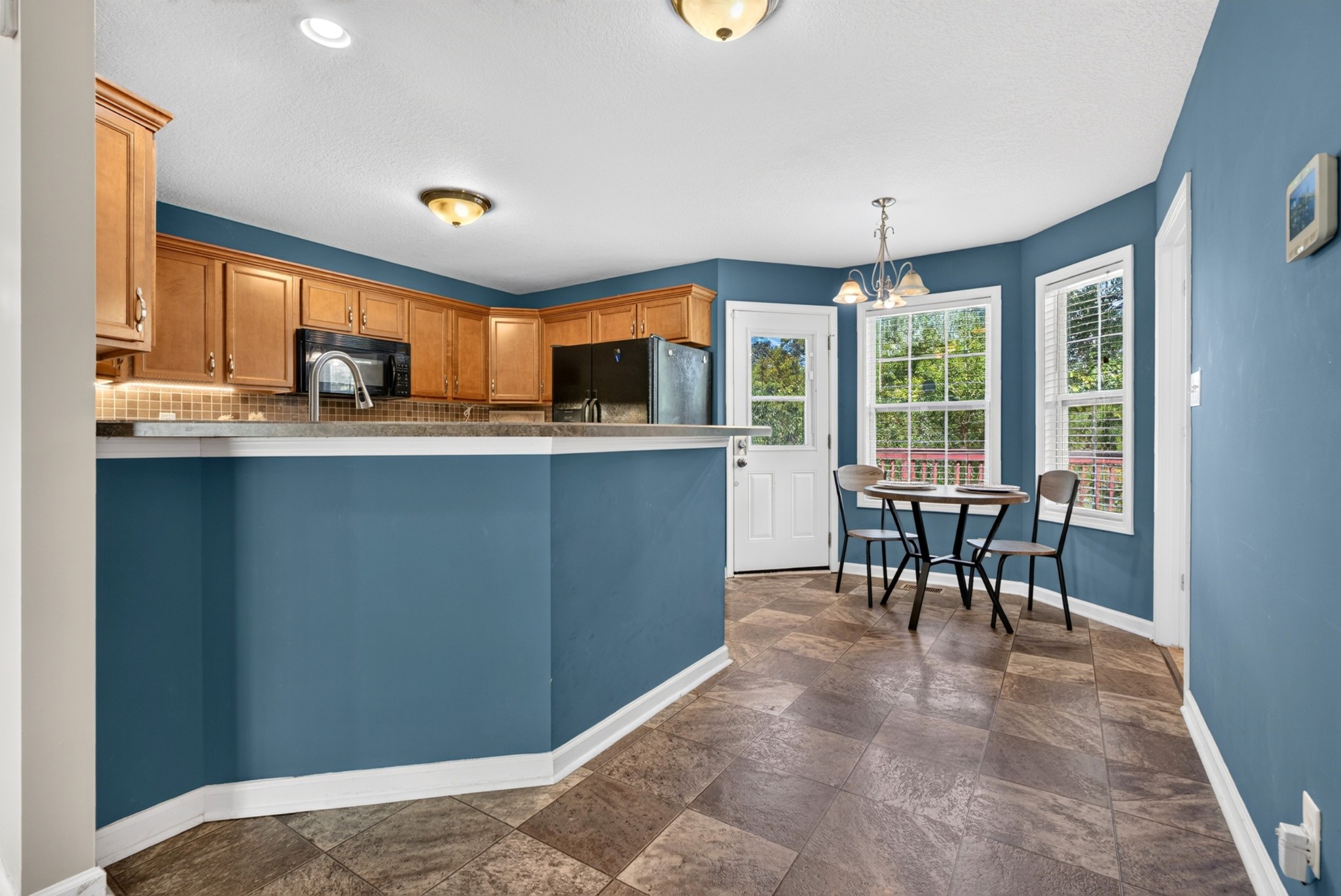 225 Raintree Dr Property Photo 8
