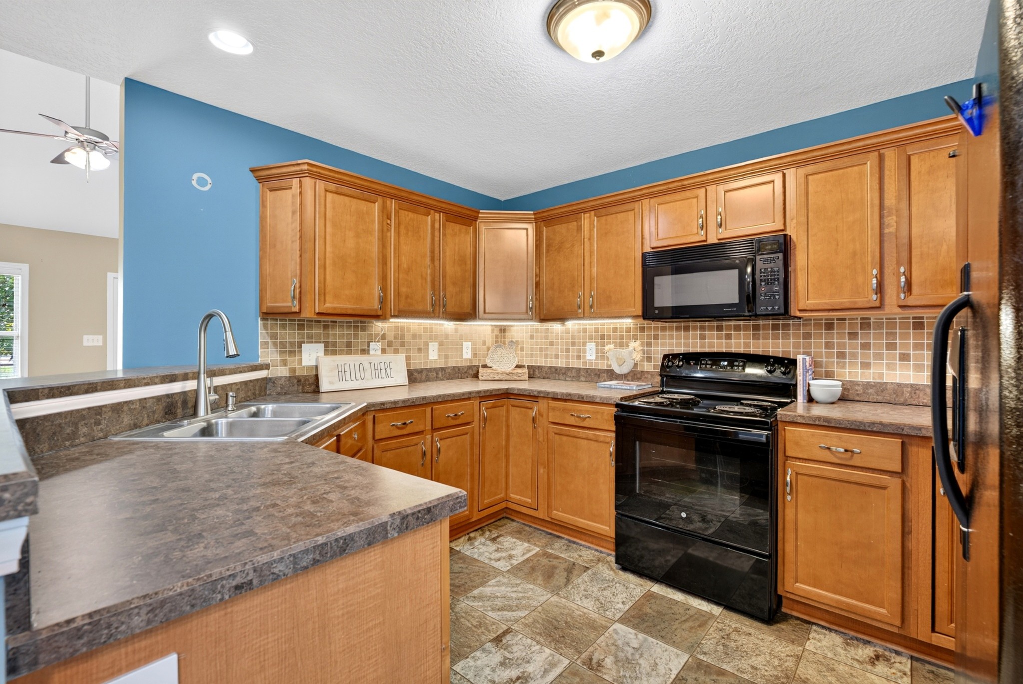 225 Raintree Dr Property Photo 9