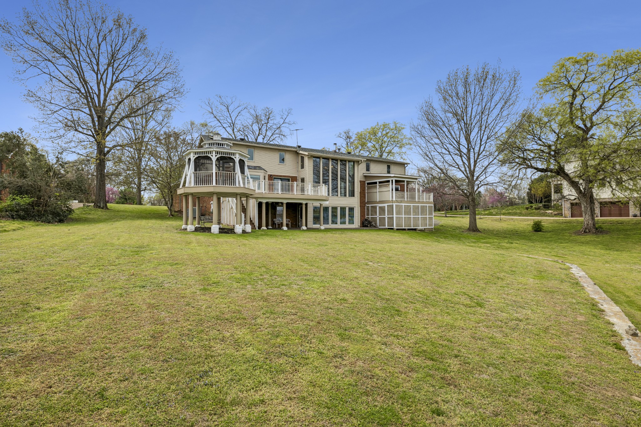 3211 Lakeshore Dr Property Photo 26