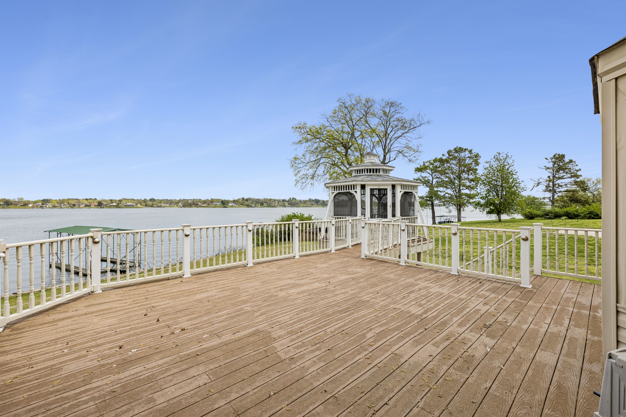 3211 Lakeshore Dr Property Photo 37