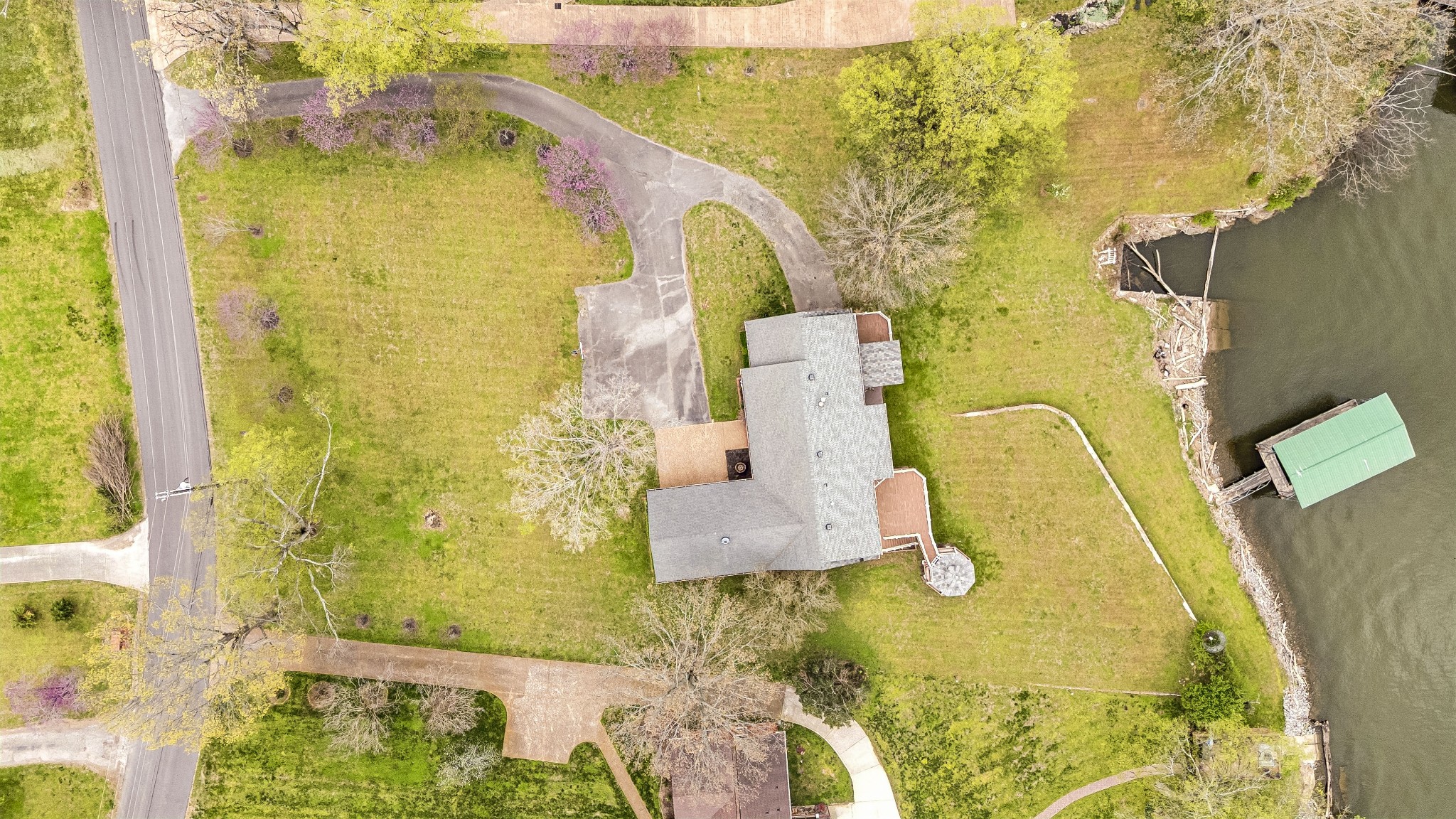 3211 Lakeshore Dr Property Photo 77