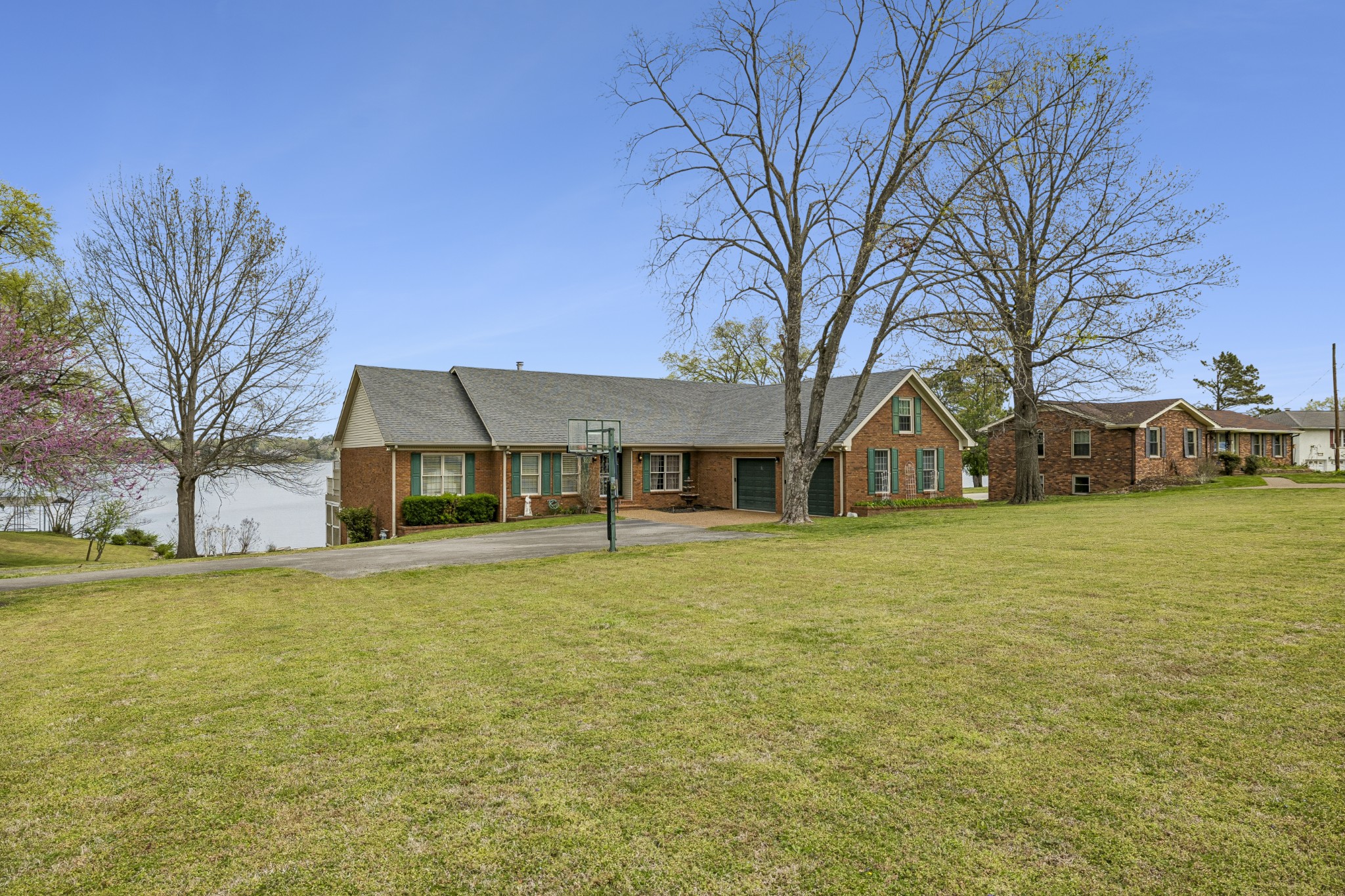 3211 Lakeshore Dr Property Photo 82