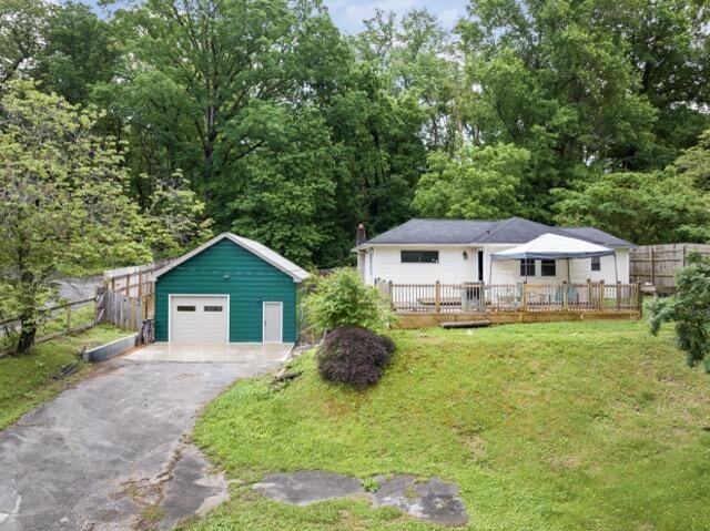 523 Hedgewood Drive Property Photo 1