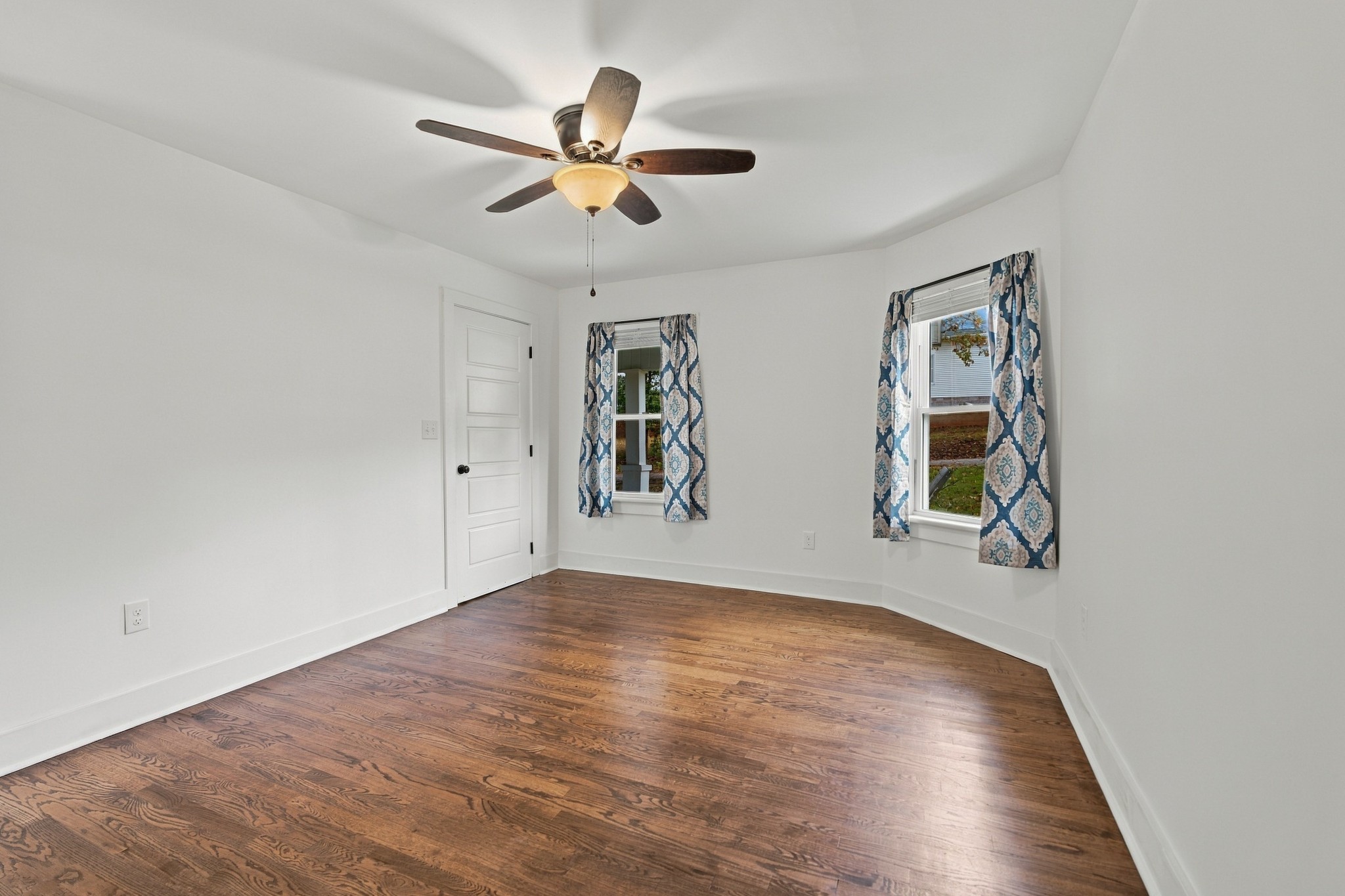 606 Thomas Ave Property Photo 15