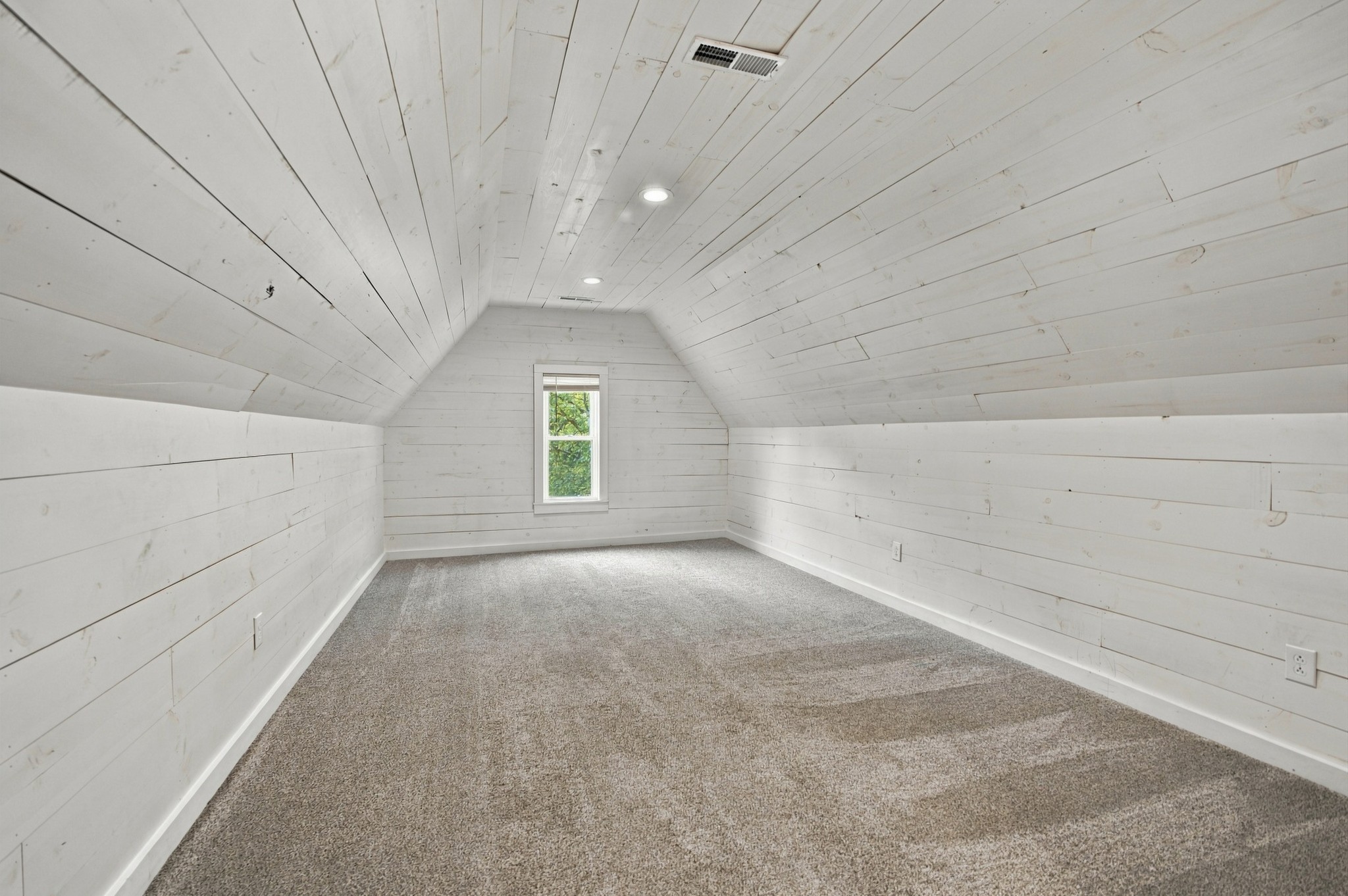 606 Thomas Ave Property Photo 25