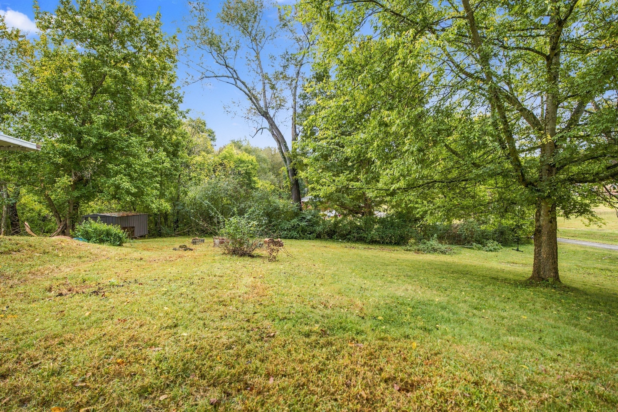 606 Thomas Ave Property Photo 28