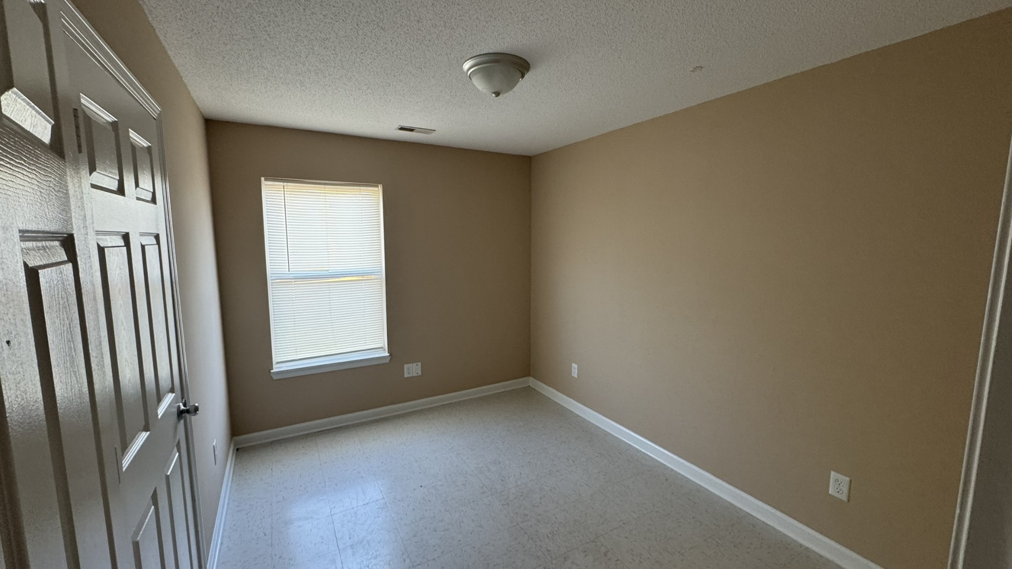 719 Dylan Ln Property Photo 6