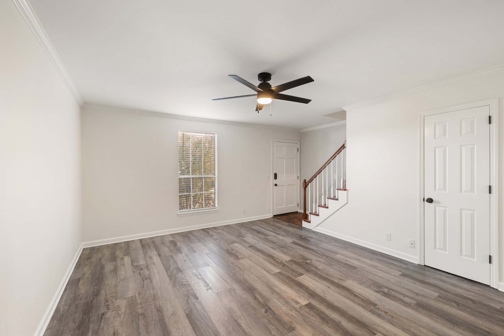 200 N Royal Oaks Blvd Property Photo 7