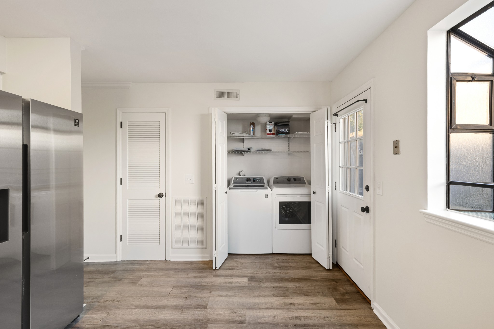 200 N Royal Oaks Blvd Property Photo 16