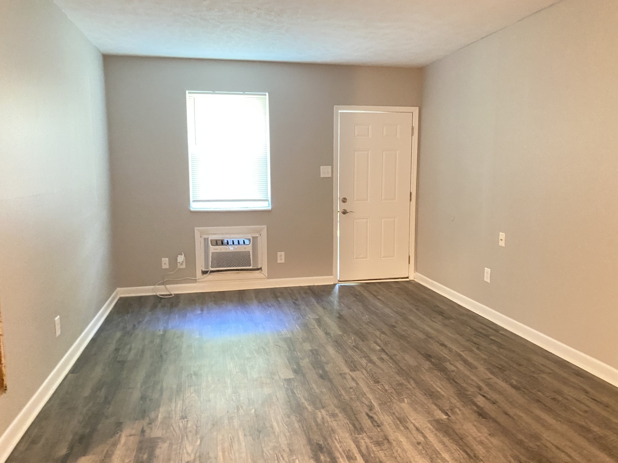 812 Bradley St Property Photo 3
