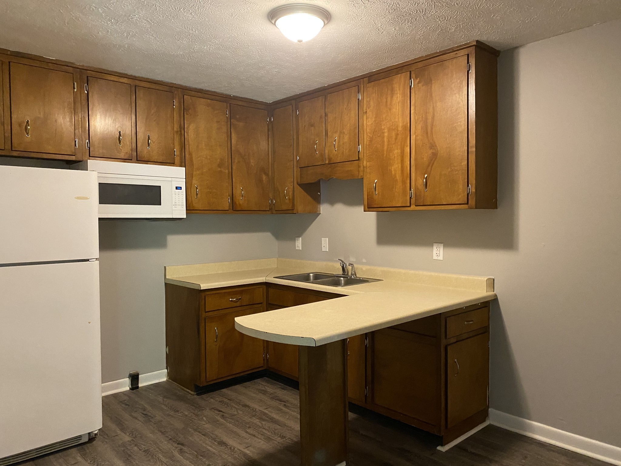 812 Bradley St Property Photo 4