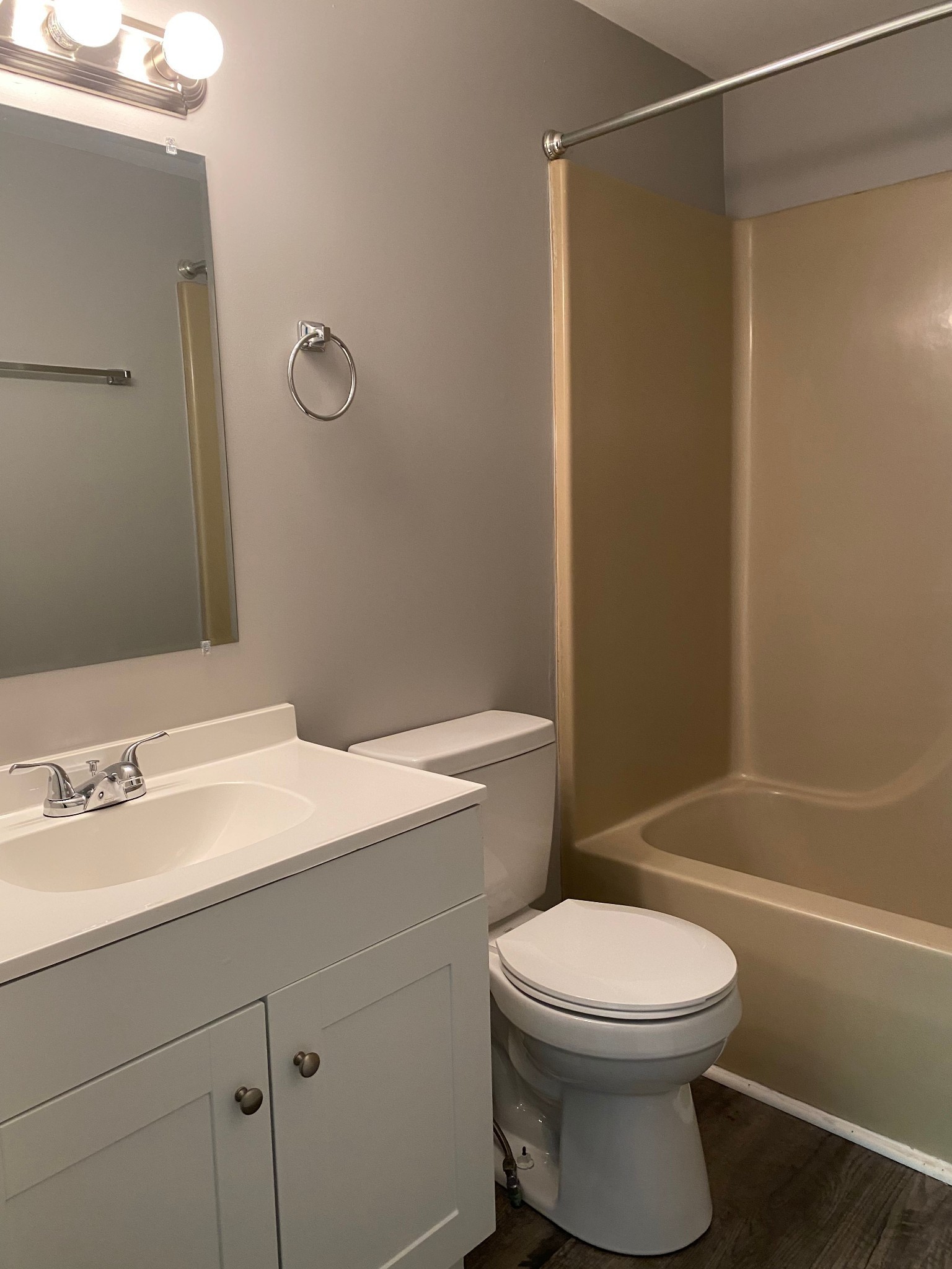 812 Bradley St Property Photo 7