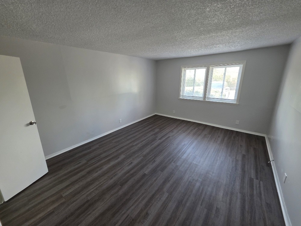 1043 Harold Dr Property Photo 9
