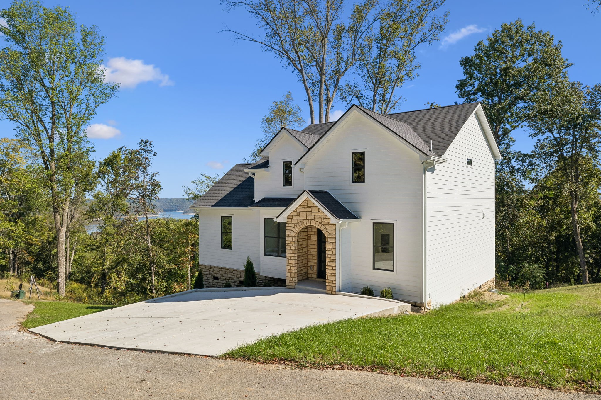 550 Davidson Rd Property Photo 3