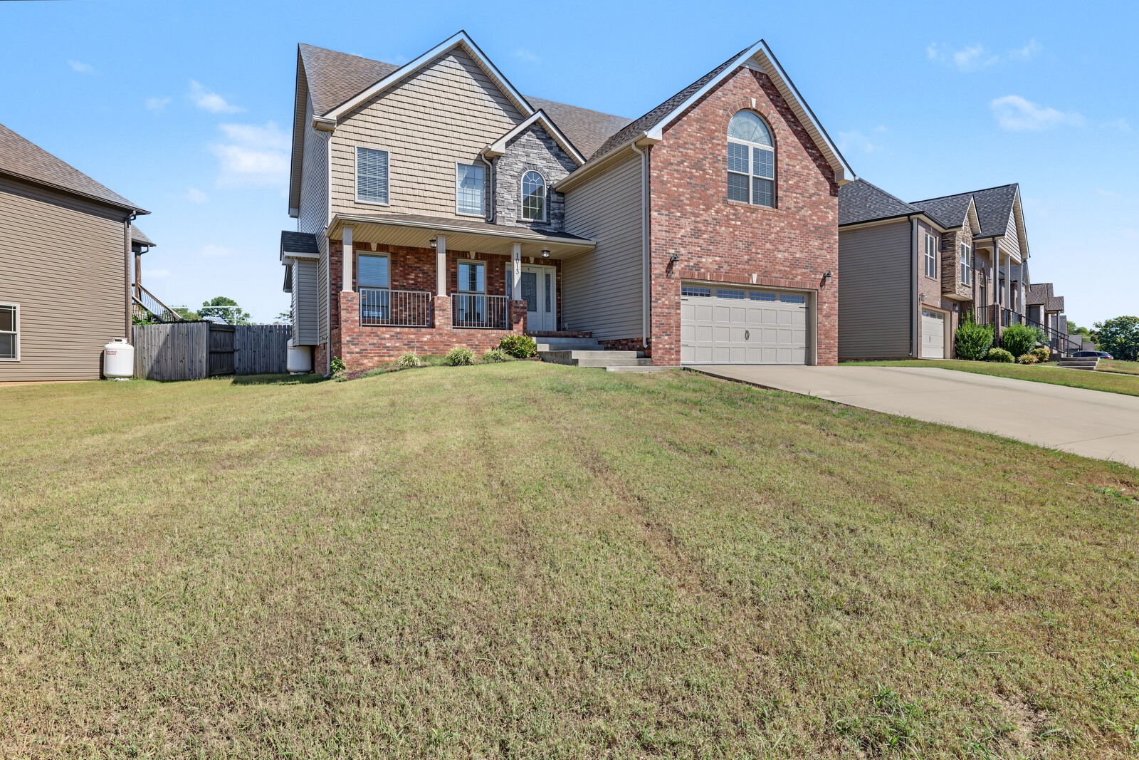 1013 Garner Hills Dr Property Photo 2