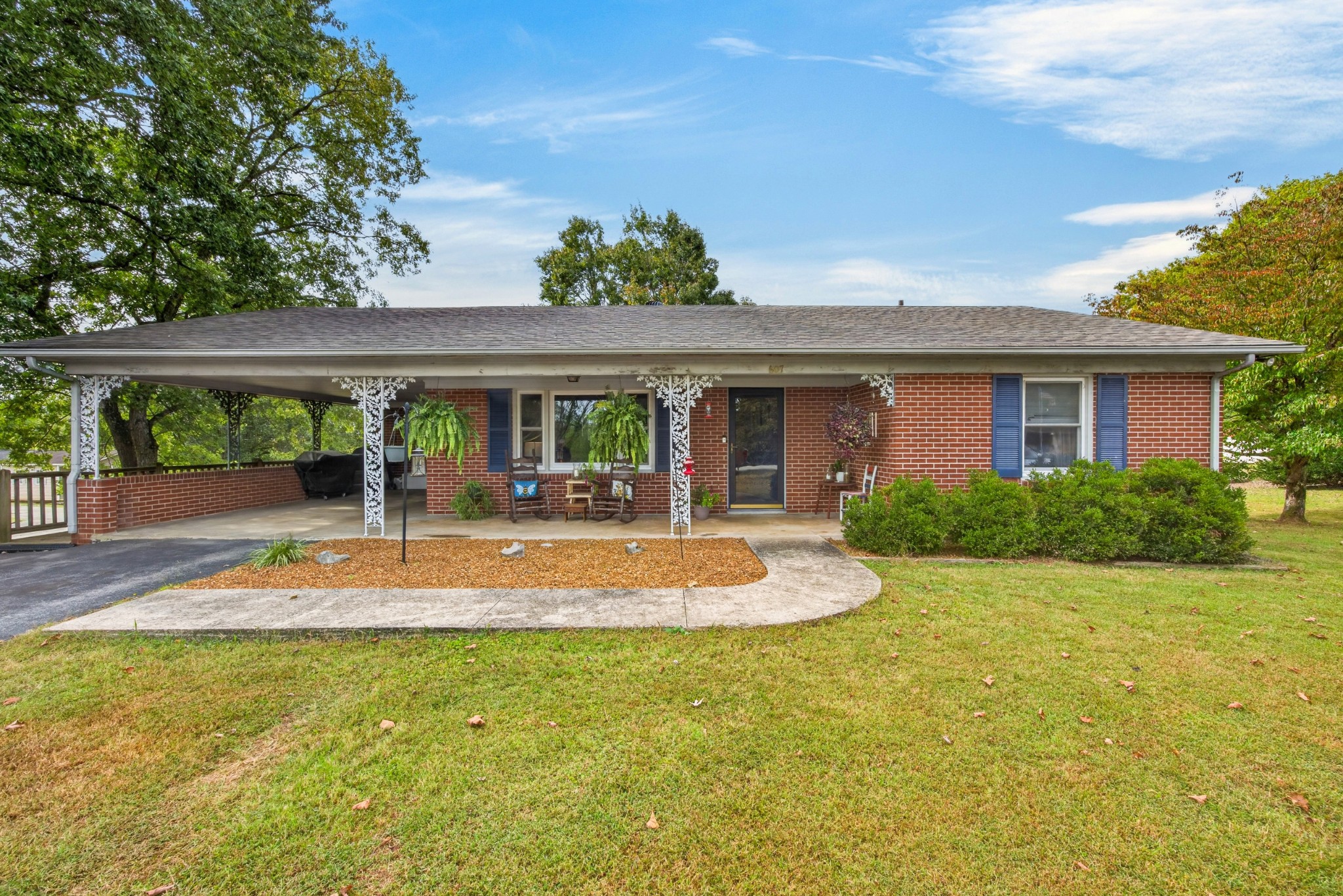 607 Turn Table Rd