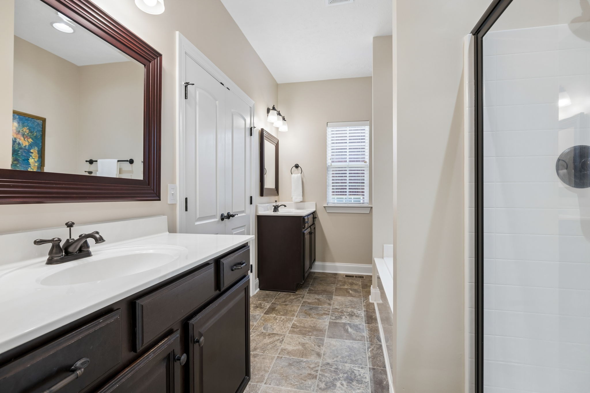 7708 Sunbar Ln Property Photo 5