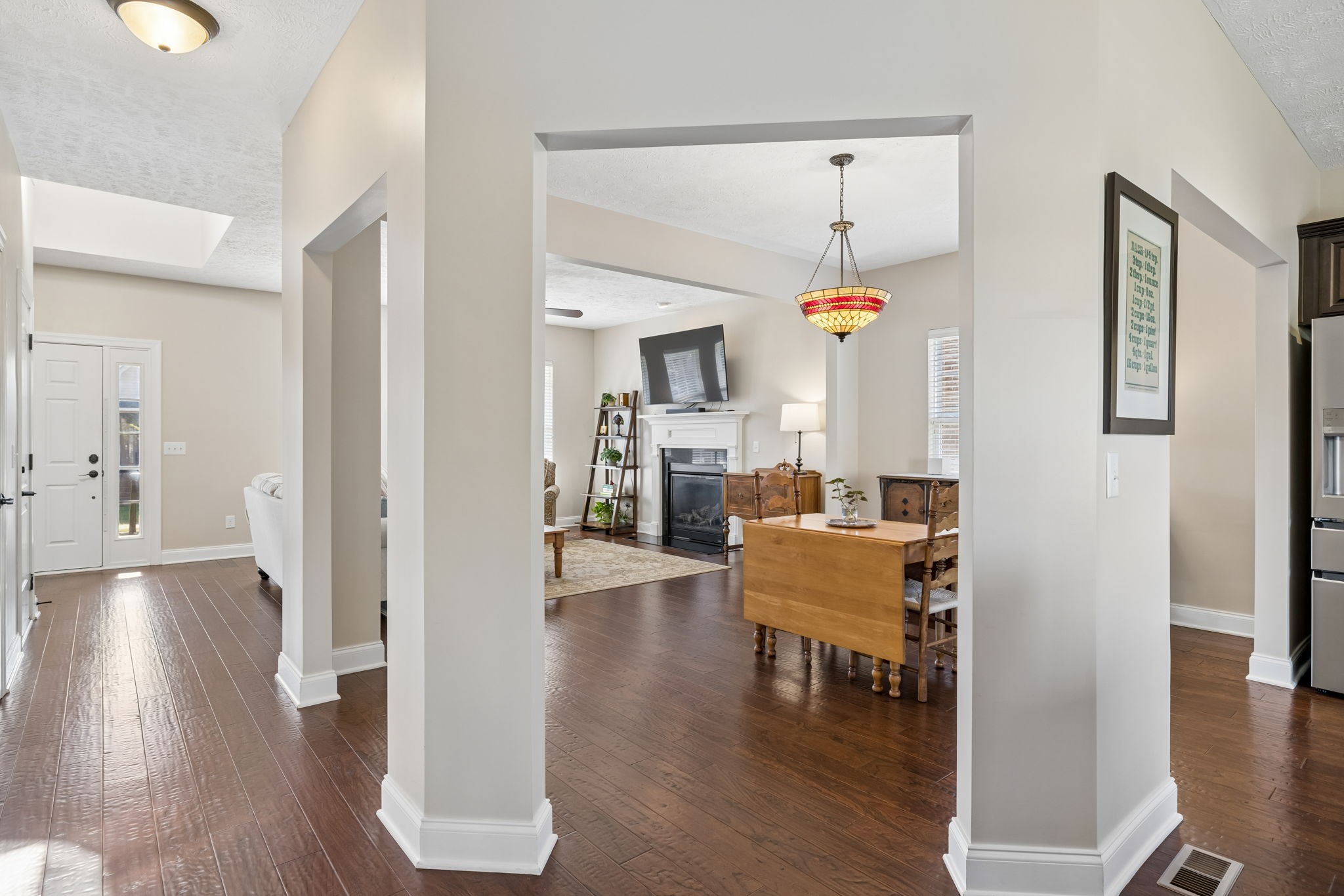 7708 Sunbar Ln Property Photo 8