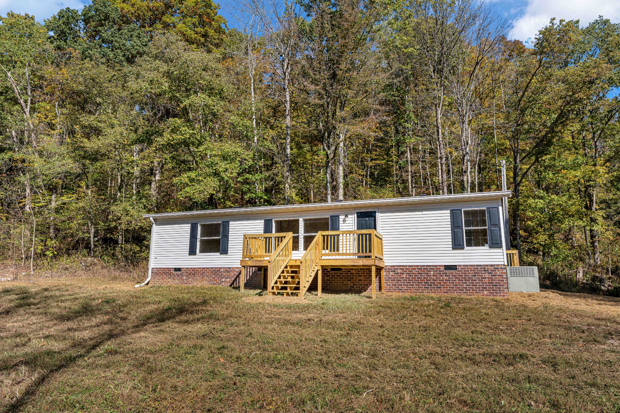 1894 Hicks Hollow Rd Property Photo 1
