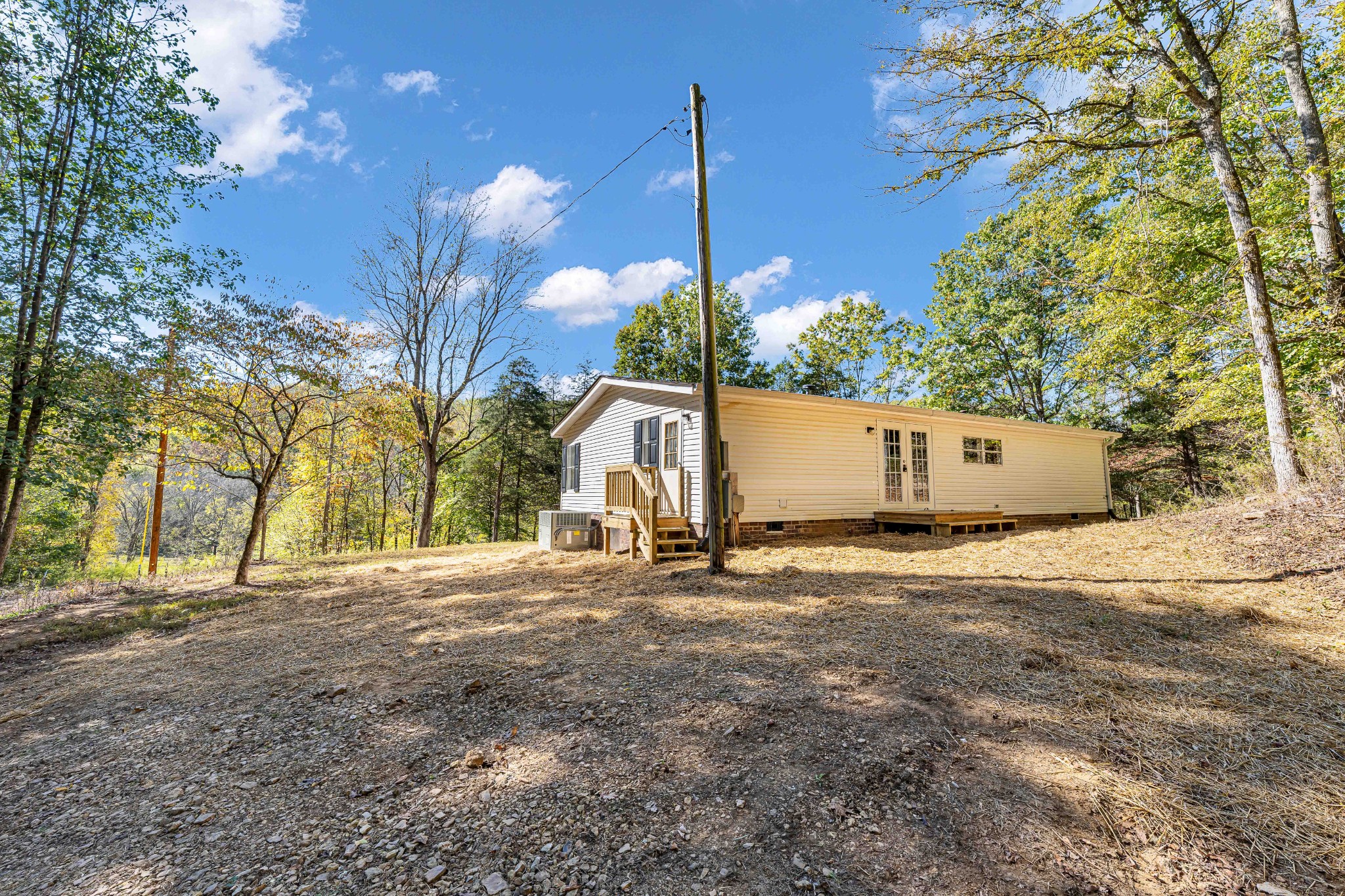 1894 Hicks Hollow Rd Property Photo 5