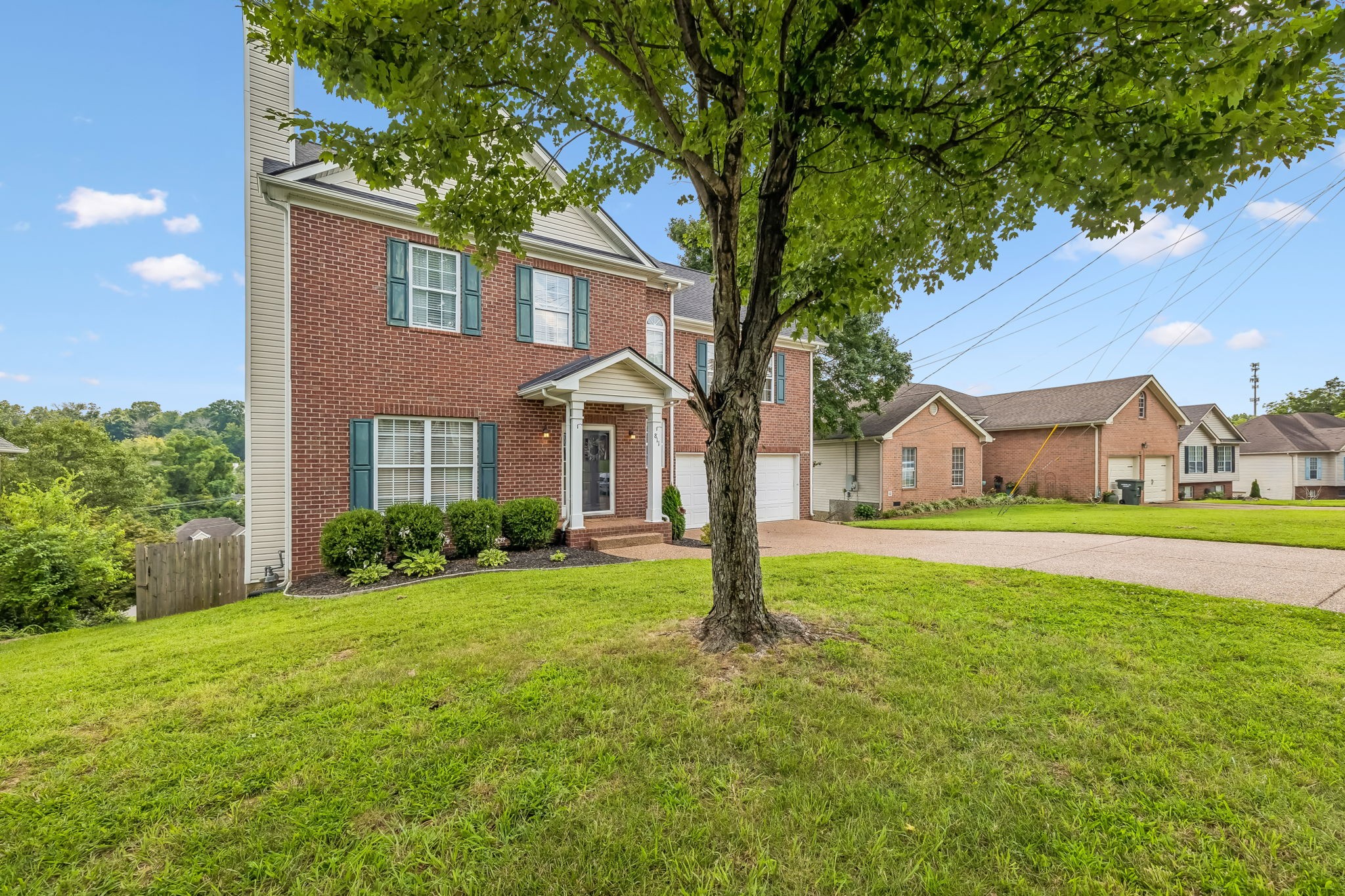 811 Raleigh Ct Property Photo 3