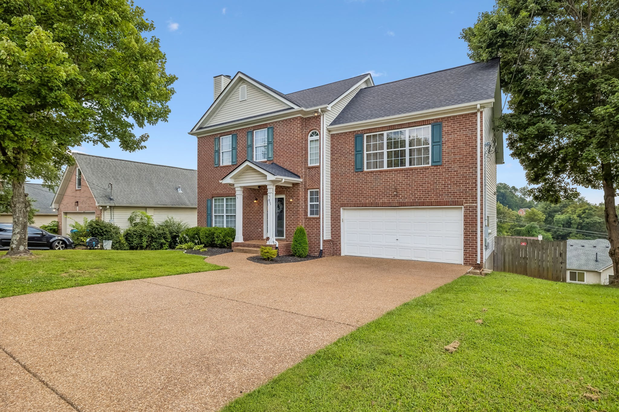 811 Raleigh Ct Property Photo 4