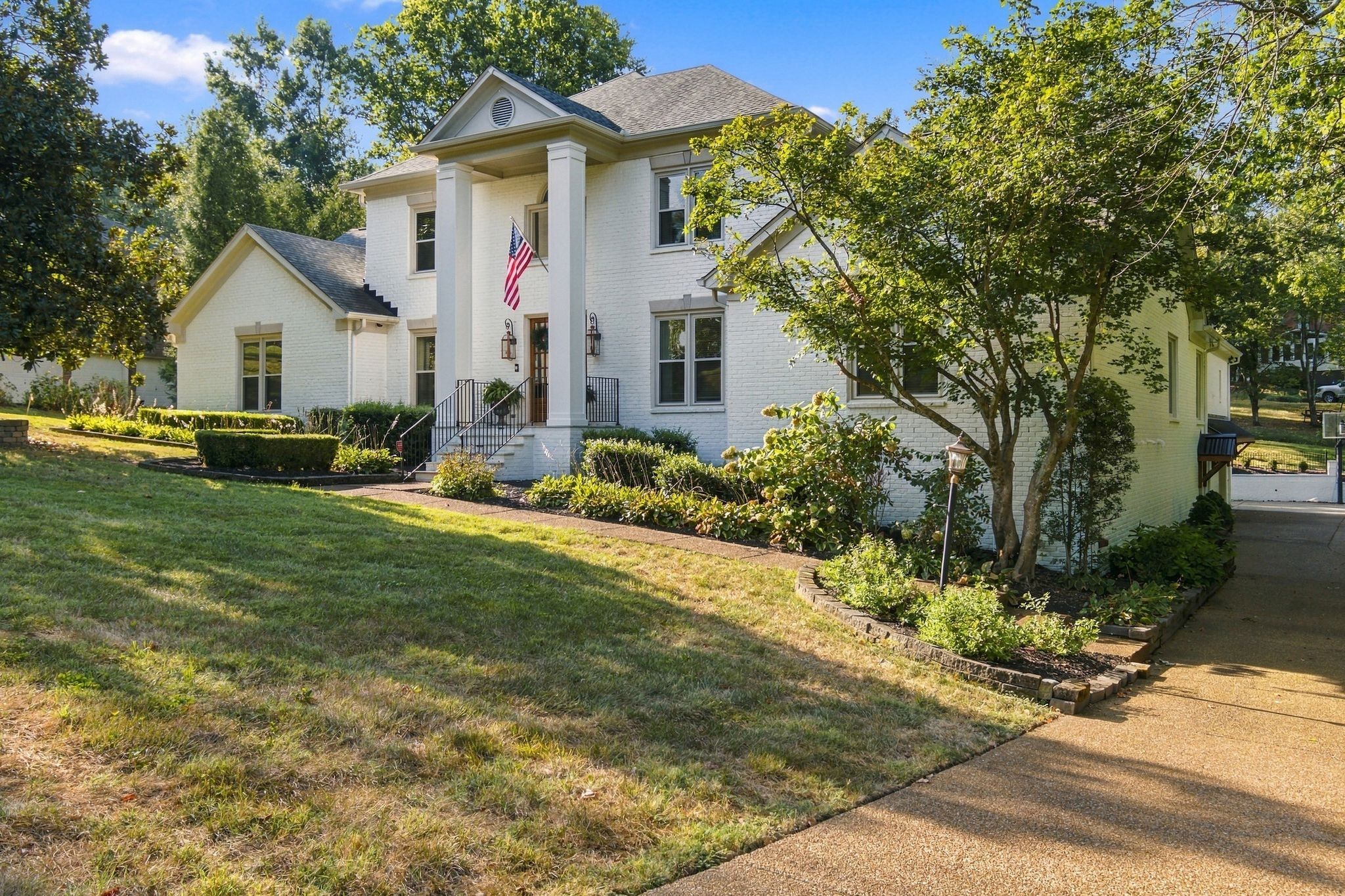 9325 Lake Shore Dr Property Photo 1
