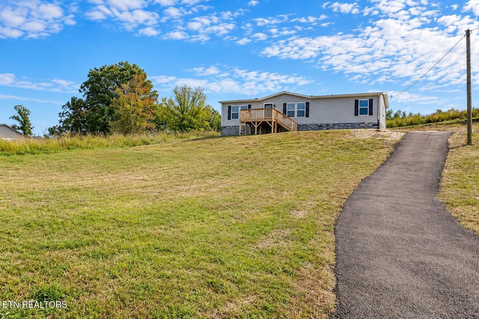 200 Laura Boling Loop Rd Property Photo 2